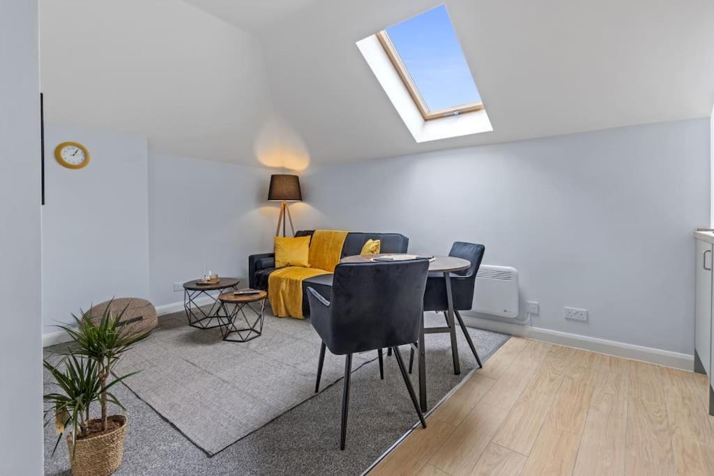 Modern Apartment Free Off Road Parking King Bed Suite 9 Nottingham Exterior foto